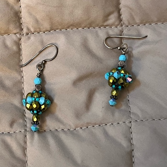 Bead and Swarovski crystal handmade earrings - Picture 3 of 3